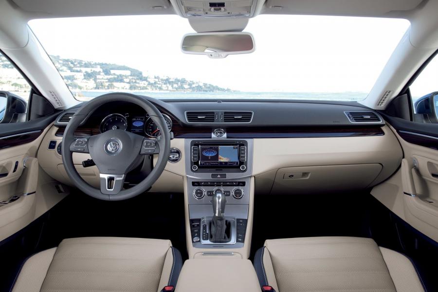  Volkswagen Passat CC 2012 года  (фото 11 из 44)